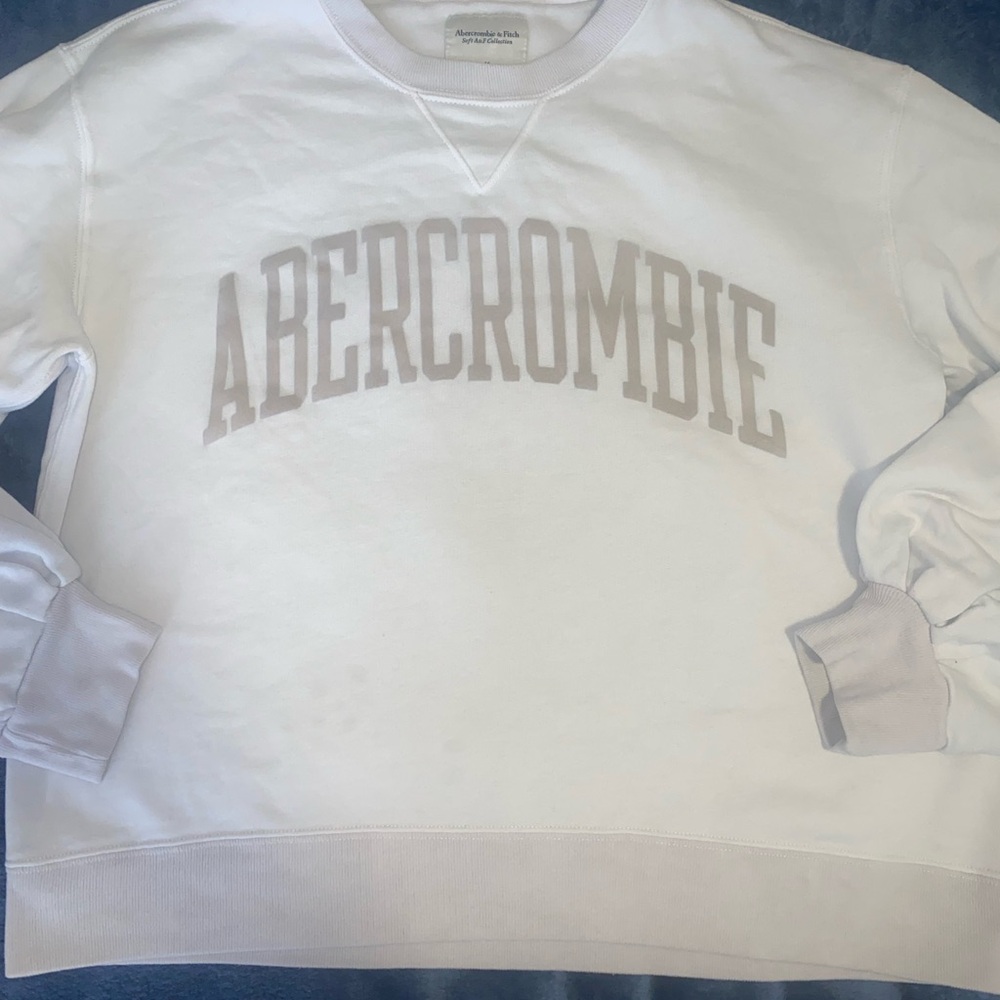 Abercrombie & Fitch White Women’s Sweater